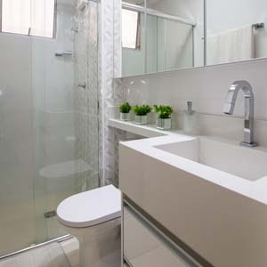 Decoração de banheiro pequeno branco | Apartamento Minha Casa Minha Vida | Tenda.com