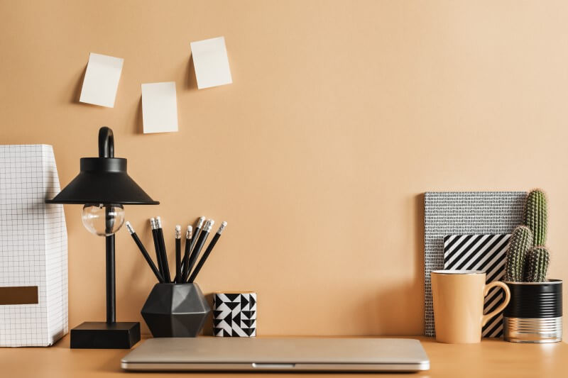 Home-office laranja estimula a criatividade | Blog da Tenda