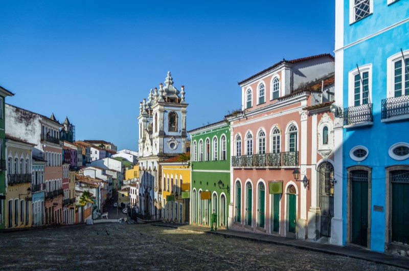 Como é morar em Salvador | Centro histórico de Salvador com casarões coloridos | Onde Morar | Blog da Tenda 
