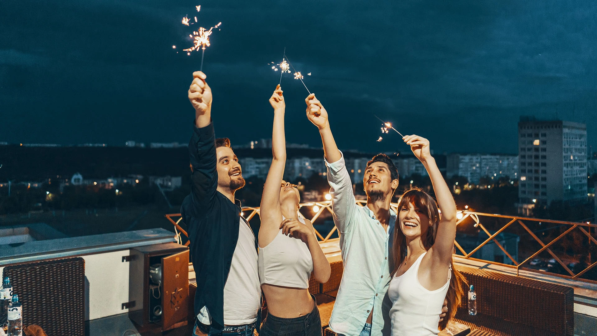 Como organizar uma festa de fim de ano? Dicas econômicas!