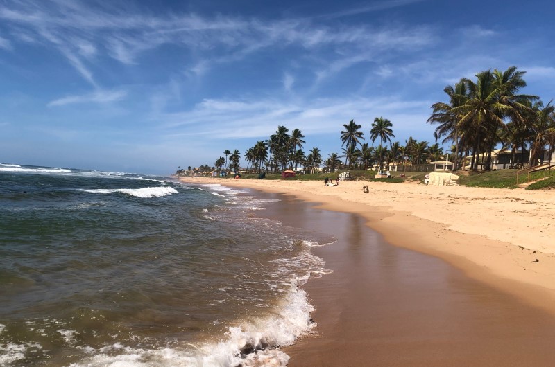 Por que morar em Lauro de Freitas | Praia Vilas do Atlântico, localizada na Bahia | Onde Morar | Blog da Tenda